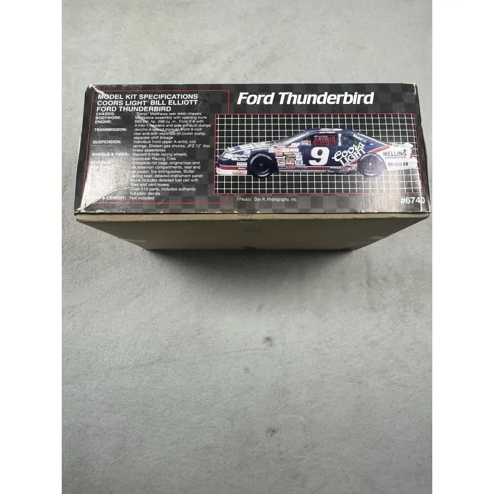 AMT ERTL Bill Elliott #9 Coors Light Ford Thunderbird Model Kit 1:25 6740